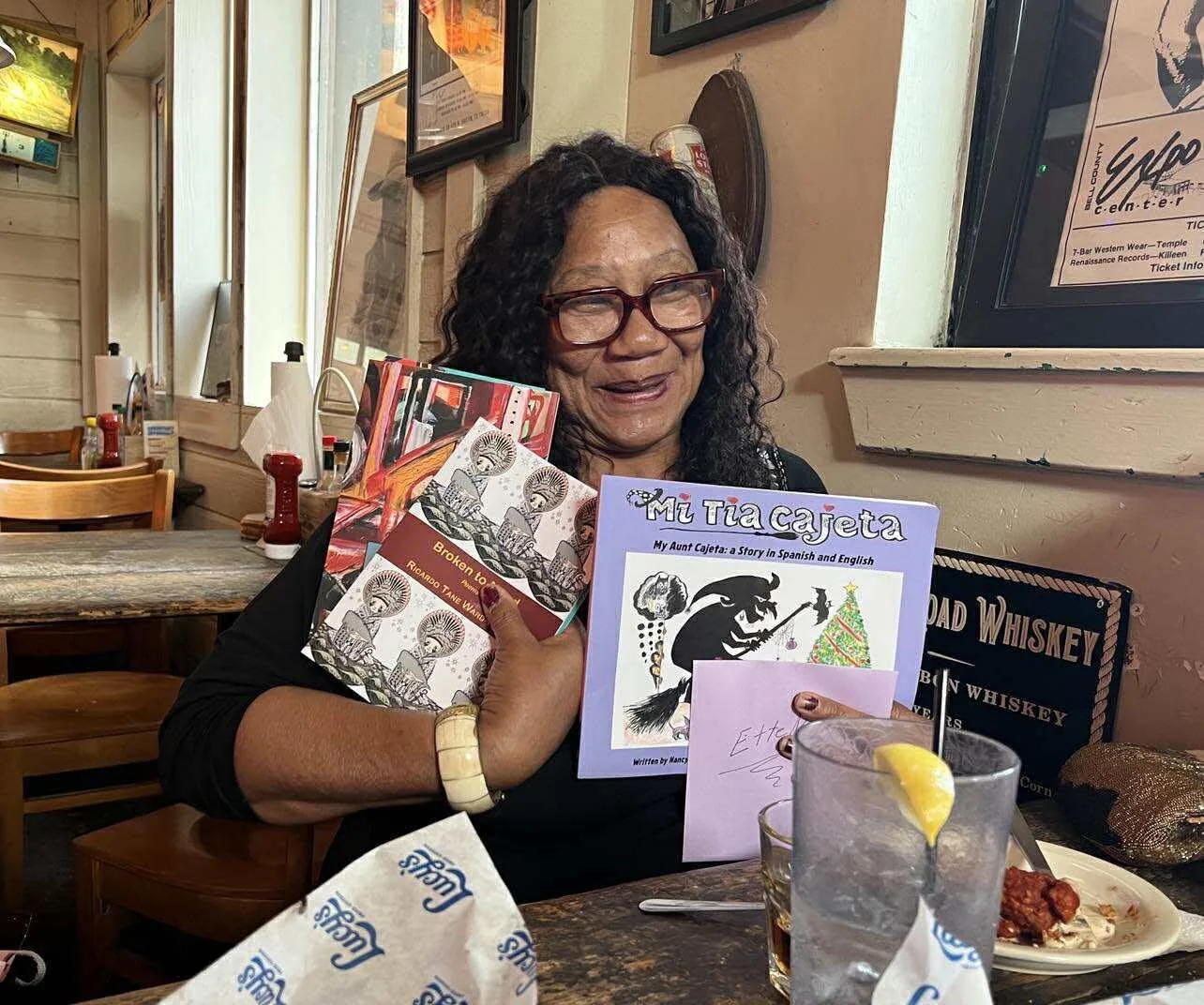 Young reader enjoying the bilingual book